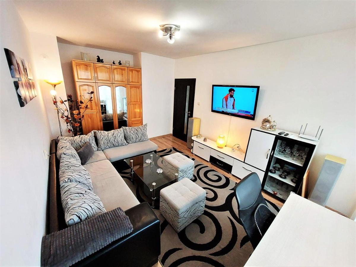 3 Rooms Apartment, Top Center, 1St Floor, Aubg, Free Parking, Pc I5 Ssd, 3 Led Tvs 200 Channels, Wifi, Terrace, Easy-Late Check-In, Stay Before Greece Благоєвград Екстер'єр фото