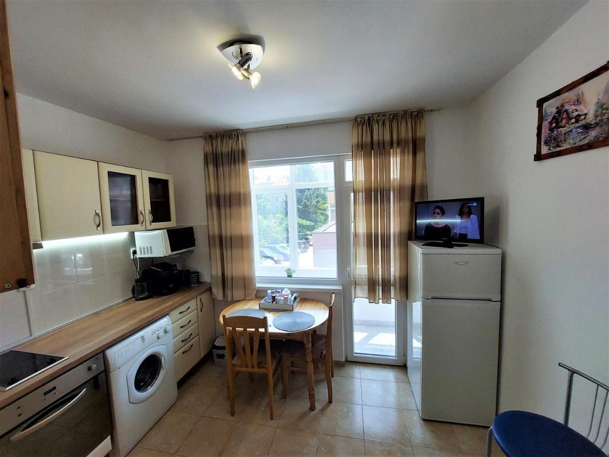 3 Rooms Apartment, Top Center, 1St Floor, Aubg, Free Parking, Pc I5 Ssd, 3 Led Tvs 200 Channels, Wifi, Terrace, Easy-Late Check-In, Stay Before Greece Благоєвград Екстер'єр фото