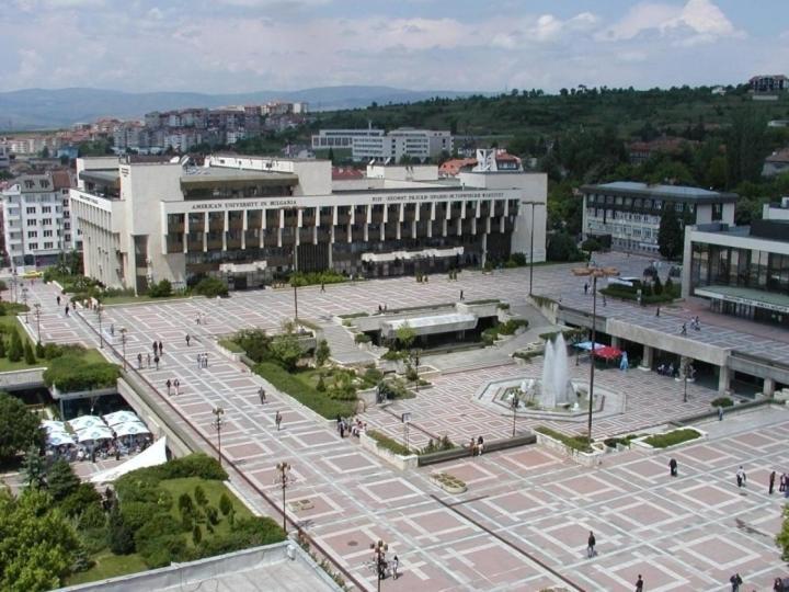 3 Rooms Apartment, Top Center, 1St Floor, Aubg, Free Parking, Pc I5 Ssd, 3 Led Tvs 200 Channels, Wifi, Terrace, Easy-Late Check-In, Stay Before Greece Благоєвград Екстер'єр фото