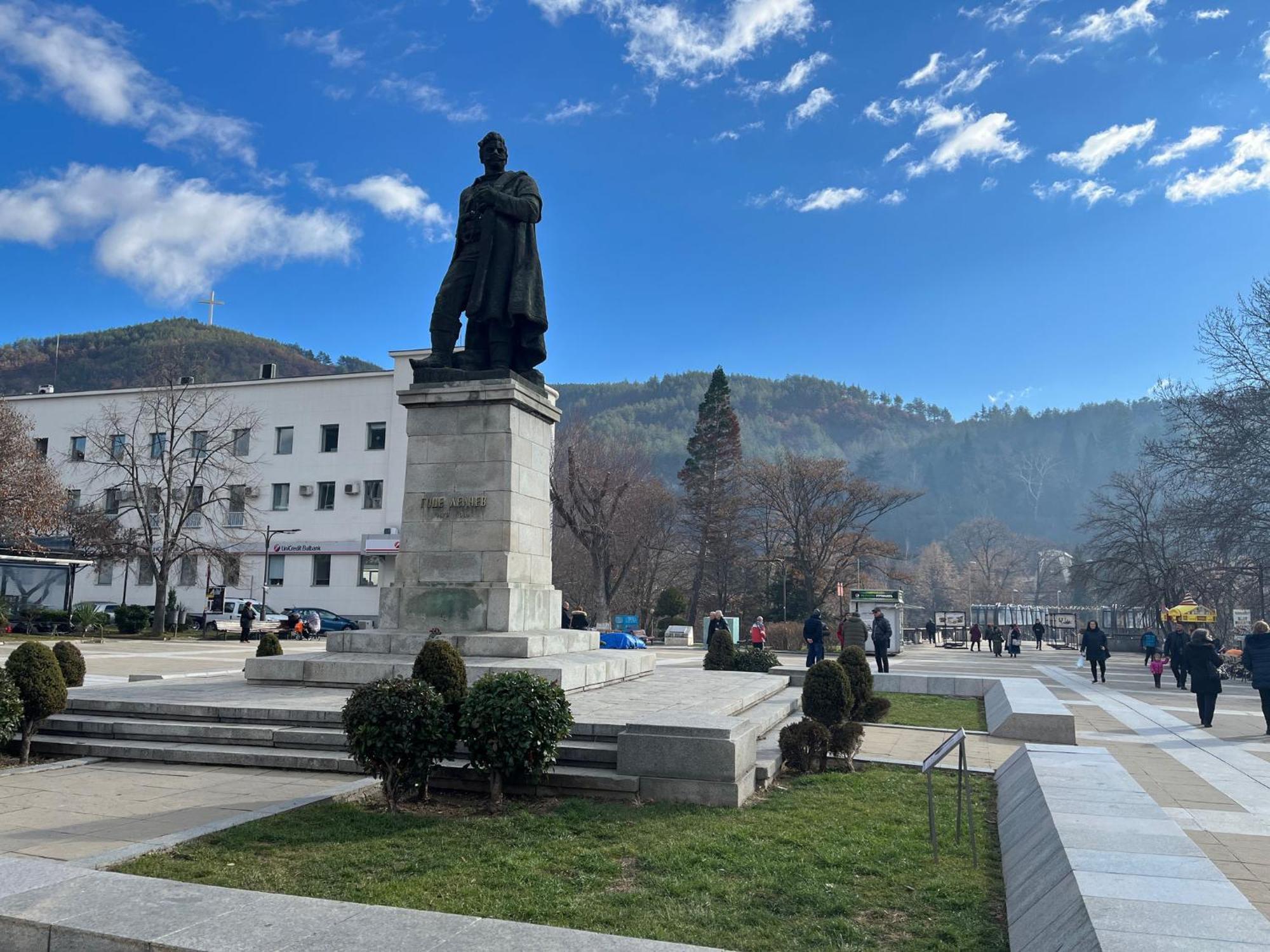 3 Rooms Apartment, Top Center, 1St Floor, Aubg, Free Parking, Pc I5 Ssd, 3 Led Tvs 200 Channels, Wifi, Terrace, Easy-Late Check-In, Stay Before Greece Благоєвград Екстер'єр фото